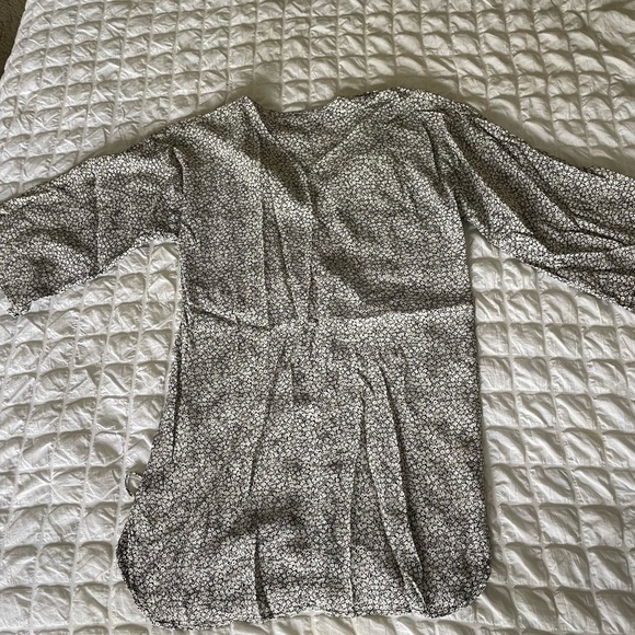 Flynn Skye Delilah front laced floral mini dress - Picture 9 of 9